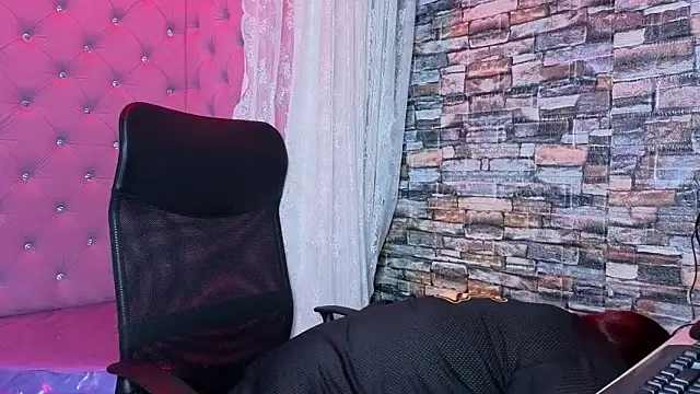 Snapshot of Ambar_Paradise chatting on 11-08-25, 01:11 Ambar Paradise online show from 11-08-25, 01:11