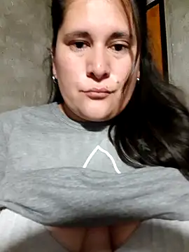 Clara Arg online show from 12-16-25, 02:27