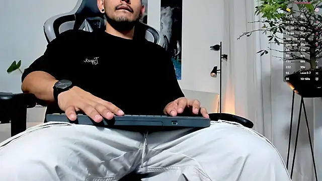 IamKael  online show from 02-12-26, 02:28