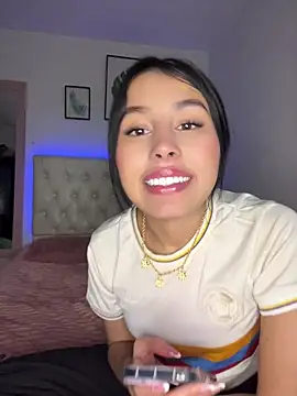 Snapshot of BIJOU_SECRET chatting on 06-18-26, 06:46 BIJOU SECRET online show from 06-18-26, 06:46