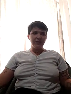 Snapshot of leti302 chatting on 10-28-25, 03:14 leti302 online show from 10-28-25, 03:14