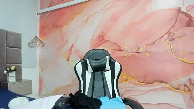 Snapshot of laliItaclark chatting on 03-28-26, 11:54 laliItaclark online show from 03-28-26, 11:54