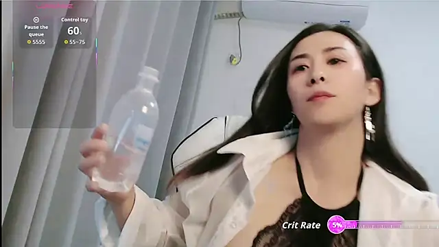 Snapshot of judyli chatting on 11-08-25, 12:00 judyli online show from 11-08-25, 12:00