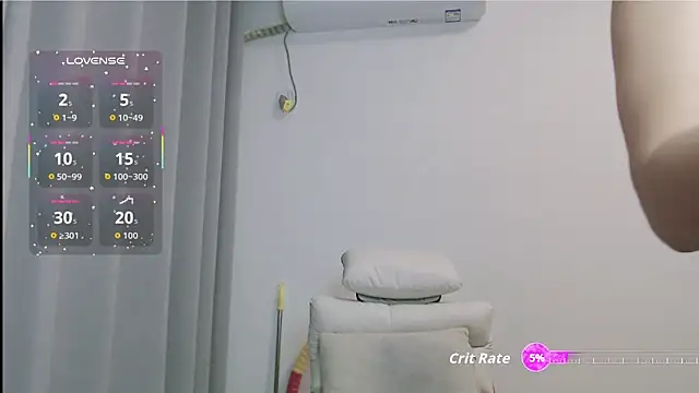 Snapshot of judyli chatting on 12-14-25, 12:32 judyli online show from 12-14-25, 12:32