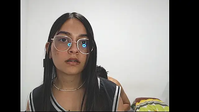 Snapshot of ALICE_JULIETA chatting on 11-04-25, 12:54 ALICE JULIETA online show from 11-04-25, 12:54