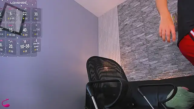 Snapshot of zack_joness18 chatting on 10-29-25, 03:42 zack joness18 online show from 10-29-25, 03:42