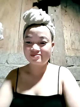 Snapshot of Noelle-e chatting on 03-26-26, 11:49 Noelle-e online show from 03-26-26, 11:49