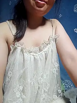 Snapshot of Noelle-e chatting on 04-11-26, 10:47 Noelle-e online show from 04-11-26, 10:47