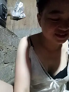 Snapshot of Noelle-e chatting on 04-15-26, 12:23 Noelle-e online show from 04-15-26, 12:23