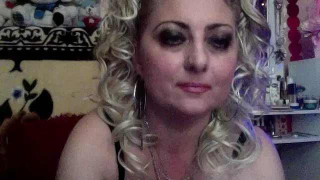 xHot Amazonq online show from 12-05-25, 05:53