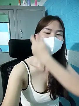 Donatella28 online show from 04-18-26, 07:07