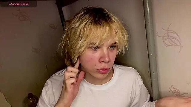 Snapshot of nikolasbucks chatting on 02-17-26, 08:37 nikolasbucks online show from 02-17-26, 08:37