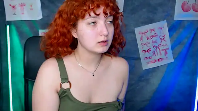 Snapshot of MissAriaa chatting on 06-05-26, 06:31 MissAriaa online show from 06-05-26, 06:31