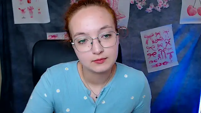 Snapshot of MissAriaa chatting on 06-12-26, 12:04 MissAriaa online show from 06-12-26, 12:04