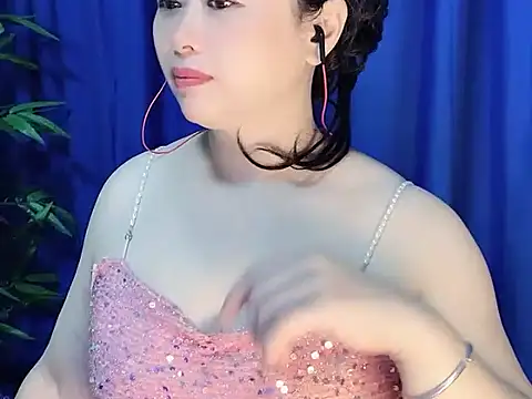 Snapshot of yaoyao22678 chatting on 11-06-25, 02:01 yaoyao22678 online show from 11-06-25, 02:01