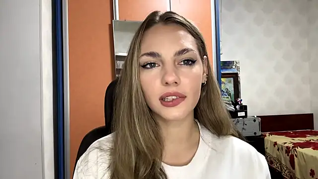 Snapshot of IlanaLafferty chatting on 11-15-25, 07:43 IlanaLafferty online show from 11-15-25, 07:43