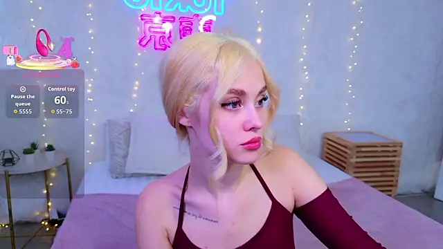 Snapshot of Rose_Masson chatting on 02-01-26, 05:50 Rose Masson online show from 02-01-26, 05:50