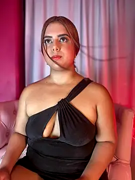 Snapshot of RileyFlame chatting on 11-28-25, 03:14 RileyFlame online show from 11-28-25, 03:14