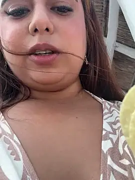 Snapshot of RileyFlame chatting on 12-16-25, 02:33 RileyFlame online show from 12-16-25, 02:33