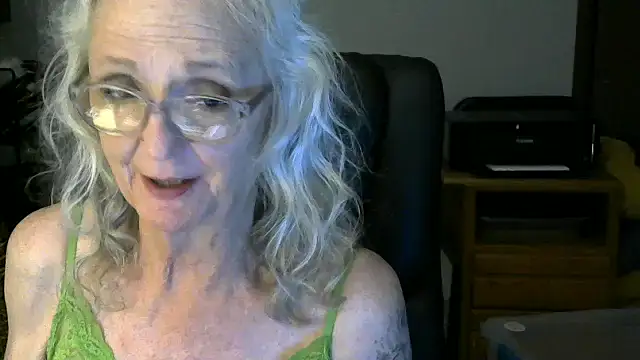 Snapshot of JoleneDelacroix chatting on 11-15-25, 04:21 JoleneDelacroix online show from 11-15-25, 04:21