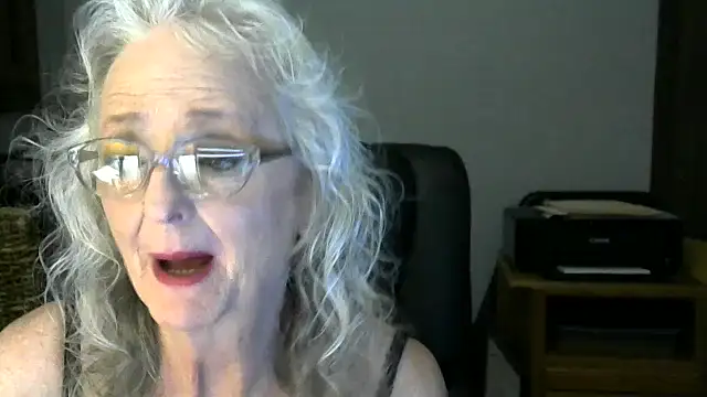 Snapshot of JoleneDelacroix chatting on 11-16-25, 04:01 JoleneDelacroix online show from 11-16-25, 04:01