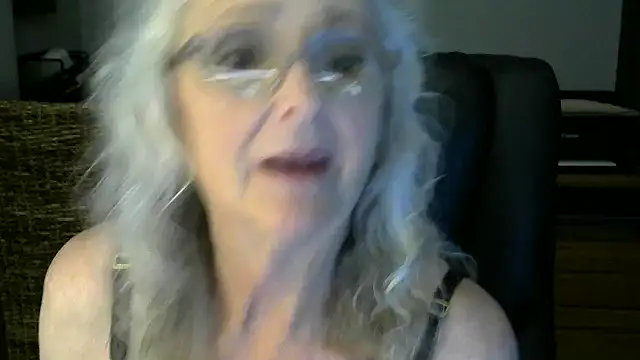Snapshot of JoleneDelacroix chatting on 11-17-25, 04:07 JoleneDelacroix online show from 11-17-25, 04:07