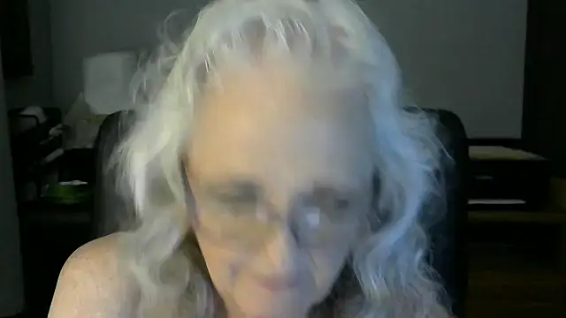 Snapshot of JoleneDelacroix chatting on 11-18-25, 02:06 JoleneDelacroix online show from 11-18-25, 02:06