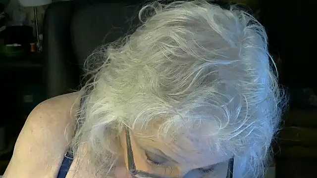 Snapshot of JoleneDelacroix chatting on 11-19-25, 02:11 JoleneDelacroix online show from 11-19-25, 02:11