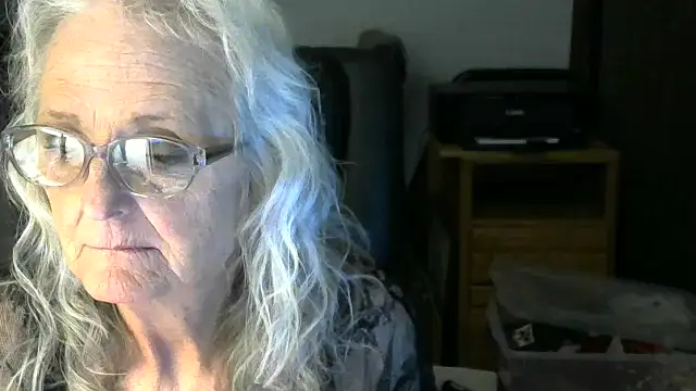 Snapshot of JoleneDelacroix chatting on 11-27-25, 02:02 JoleneDelacroix online show from 11-27-25, 02:02