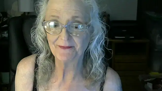 Snapshot of JoleneDelacroix chatting on 11-30-25, 02:04 JoleneDelacroix online show from 11-30-25, 02:04