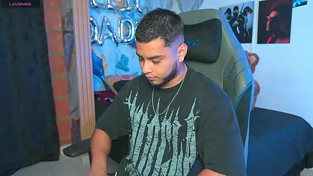 Tiler wolker online show from 03-05-26, 02:18