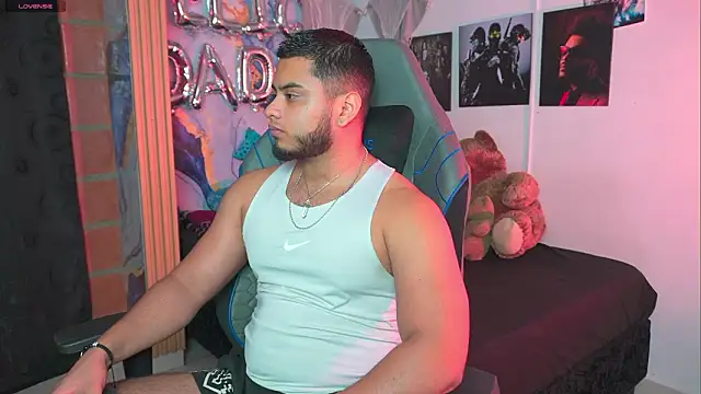 Tiler wolker online show from 03-13-26, 01:34