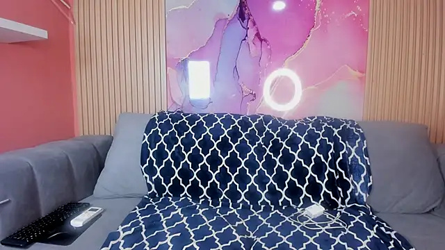 Snapshot of NhoanBrunette chatting on 11-18-25, 12:31 NhoanBrunette online show from 11-18-25, 12:31