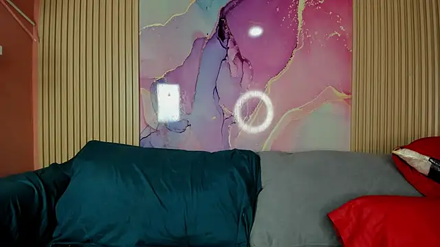 Snapshot of NhoanBrunette chatting on 11-25-25, 12:16 NhoanBrunette online show from 11-25-25, 12:16