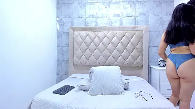 Snapshot of AmaraWolf chatting on 11-06-25, 08:43 AmaraWolf online show from 11-06-25, 08:43