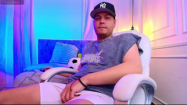 Snapshot of MasonHeat chatting on 11-08-25, 01:50 MasonHeat online show from 11-08-25, 01:50