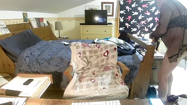 Snapshot of Sissypat53 chatting on 03-22-26, 03:15 Sissypat53 online show from 03-22-26, 03:15