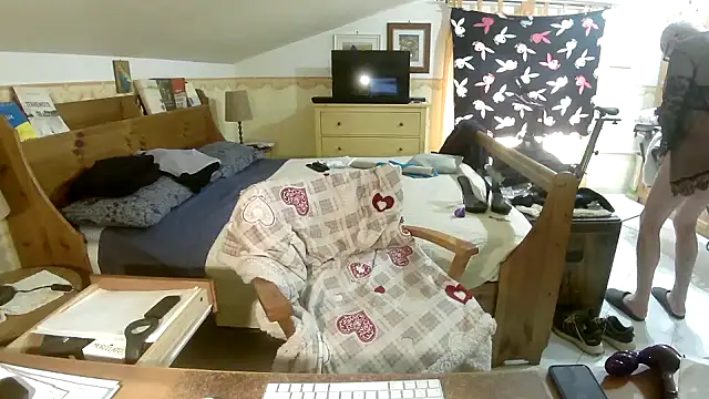 Snapshot of Sissypat53 chatting on 04-13-26, 08:31 Sissypat53 online show from 04-13-26, 08:31