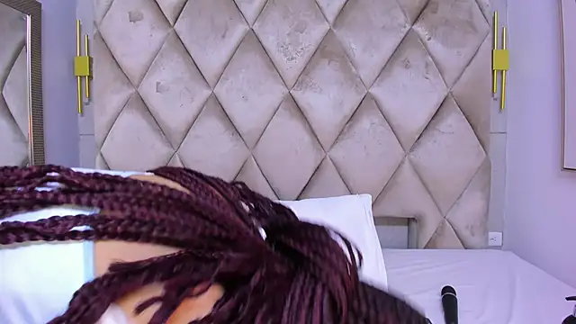 violett rabbit  online show from 03-03-26, 08:15