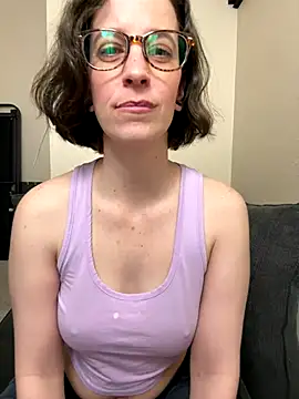 Snapshot of CreamedKitten chatting on 12-21-25, 04:36 CreamedKitten online show from 12-21-25, 04:36