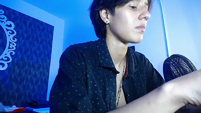 Ghost  Girl  online show from 12-13-25, 07:53