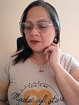 Snapshot of Angie_milf50 chatting on 10-29-25, 02:30 Angie milf50 online show from 10-29-25, 02:30