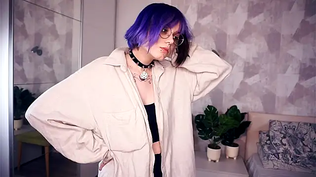 KellePourier online show from 10-30-25, 05:46