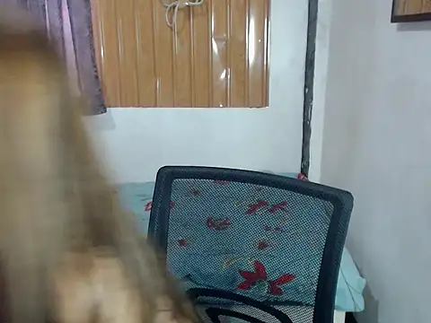prettysam9 online show from 05-19-26, 03:46