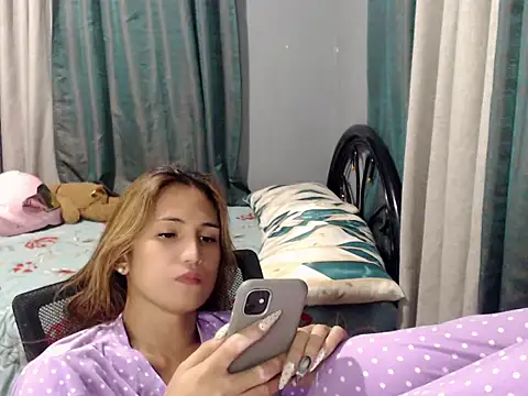 Snapshot of prettysam9 chatting on 07-10-26, 06:10 prettysam9 online show from 07-10-26, 06:10