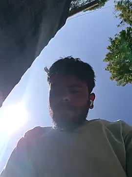 Snapshot of devil_boy_0909 chatting on 12-23-25, 06:00 devil boy 0909 online show from 12-23-25, 06:00