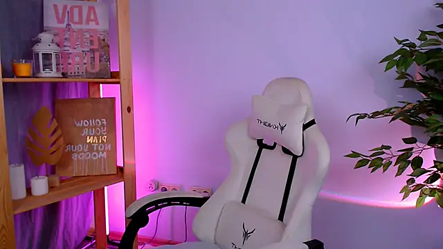 BallerinaCappuchino online show from 11-09-25, 04:55