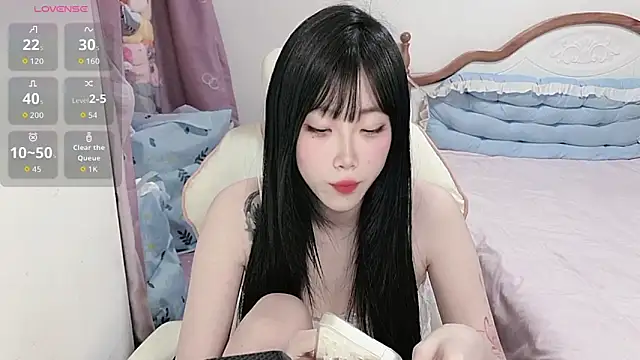 Snapshot of Vivian-88 chatting on 04-24-26, 03:31 Vivian-88 online show from 04-24-26, 03:31