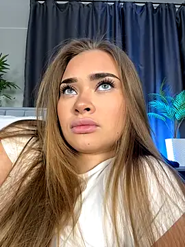 MilaRaven online show from 12-15-25, 07:01