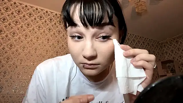 SofiaDreams09 online show from 10-28-25, 02:09